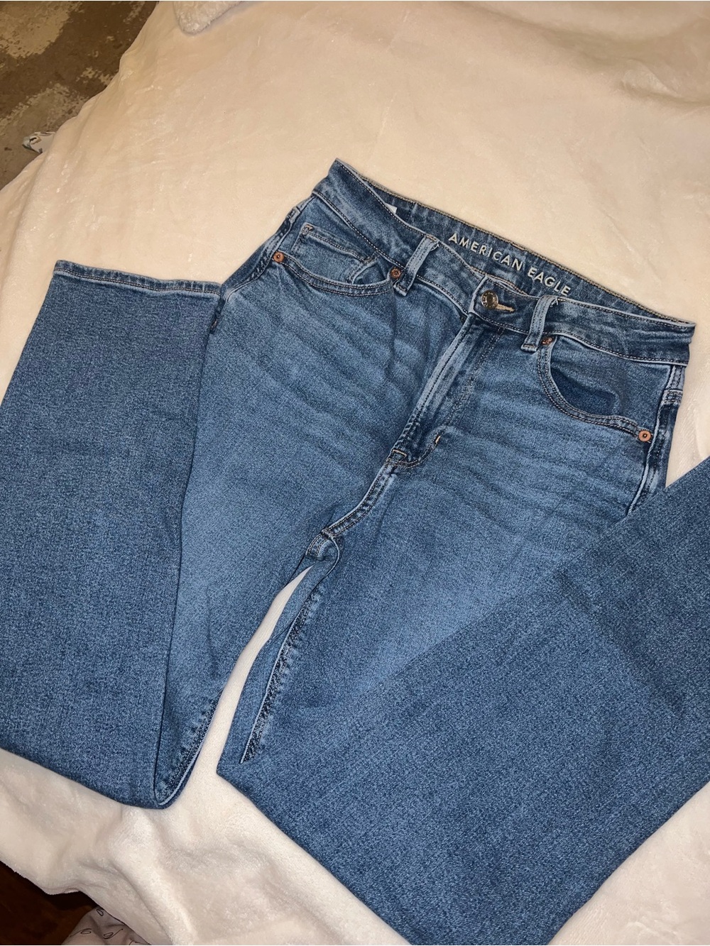 American Eagle Outfitters Women’s Blue Straight-Leg Jeans